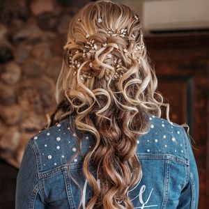 Bridal hair pins, picks and hair vine. Gold tone and rhinestone